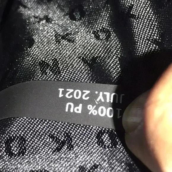 DKNY Quilted Chevron Print Wristlet - Picture 6 of 6